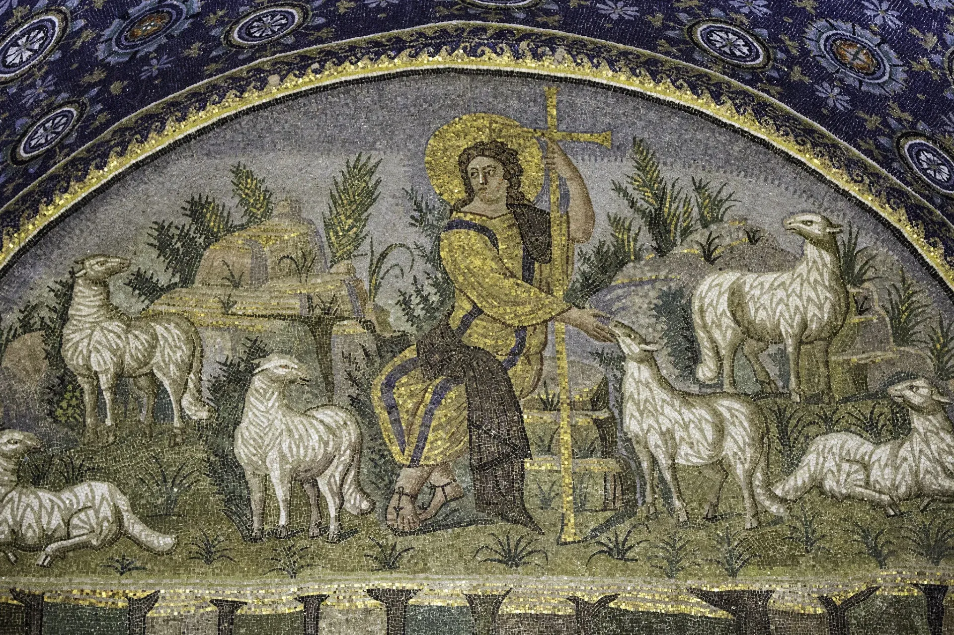  « Mes brebis écoutent ma voix ;
moi, je les connais,
et elles me suivent.